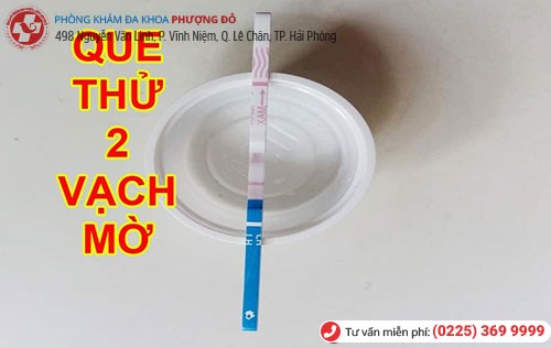 Bị trễ kinh que thử 2 vạch mờ có thể có thai Bị trễ kinh que thử 2 vạch mờ có thể có thai